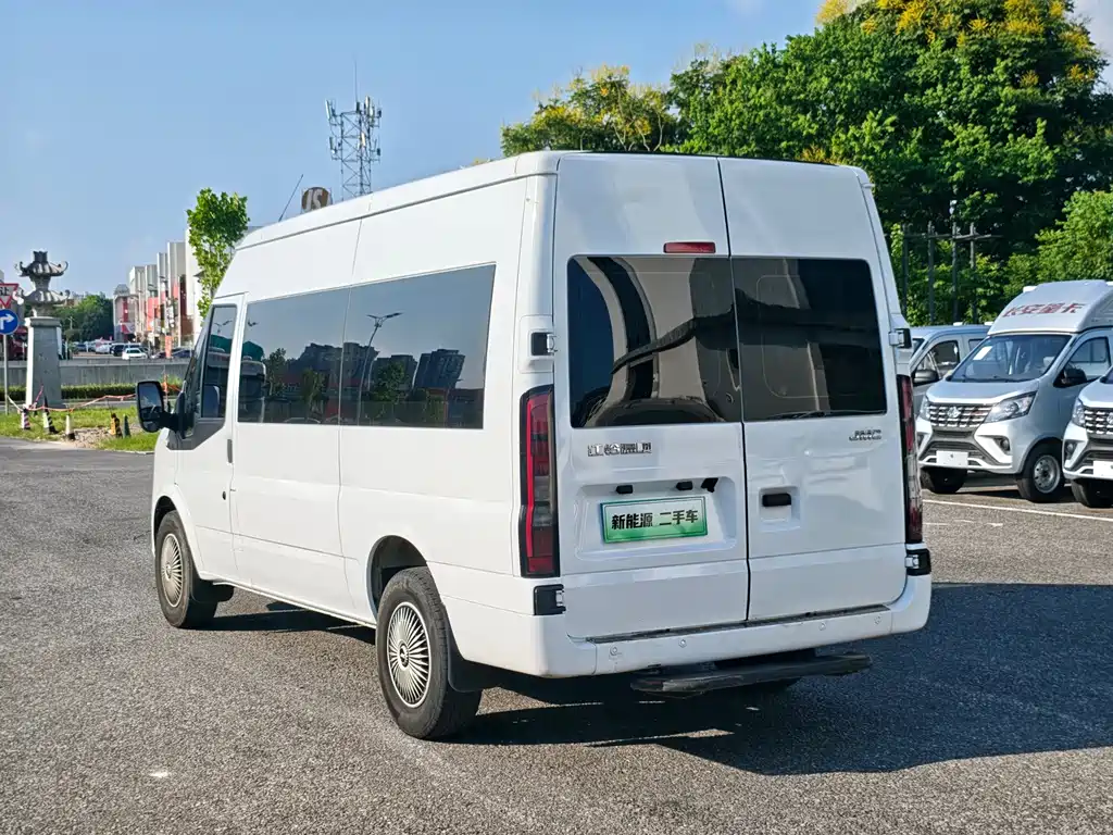 JMC JMC Fushun — миниатюра 6