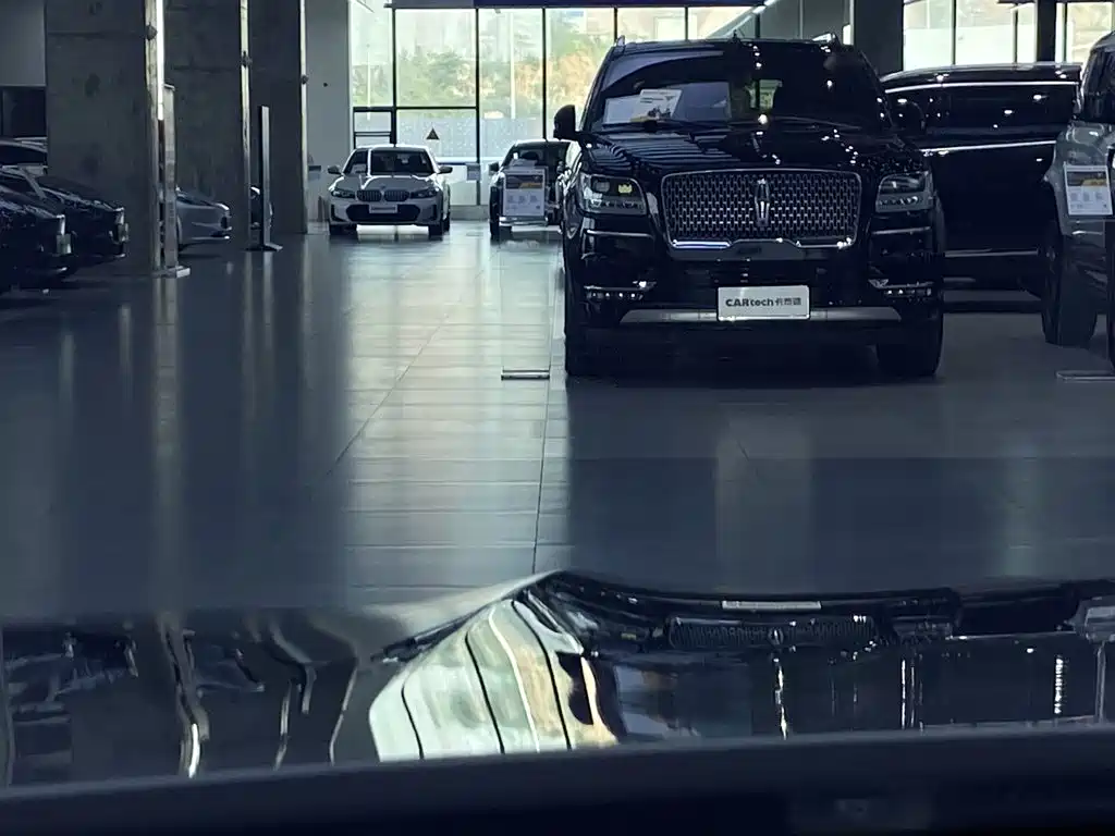 BMW 7 Series — миниатюра 41