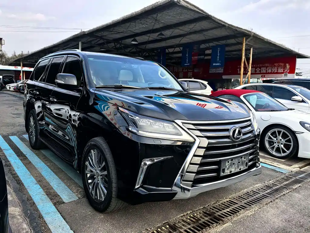 LEXUS LX