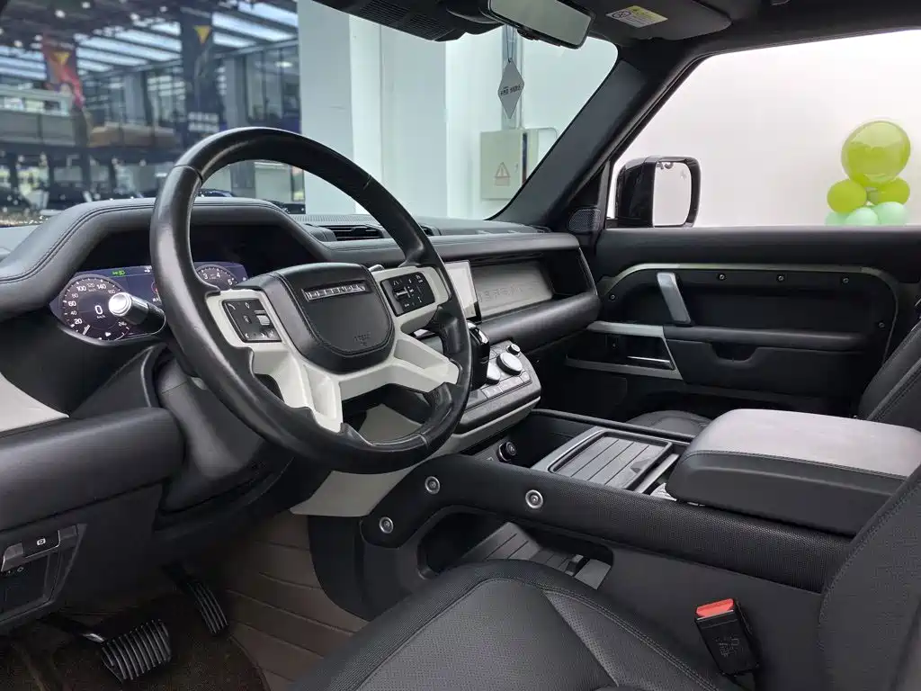 Land Rover Defender — миниатюра 26
