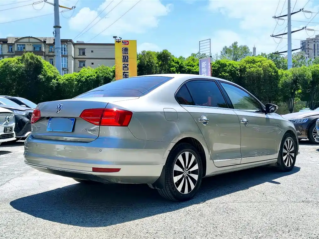 Volkswagen Sagitar