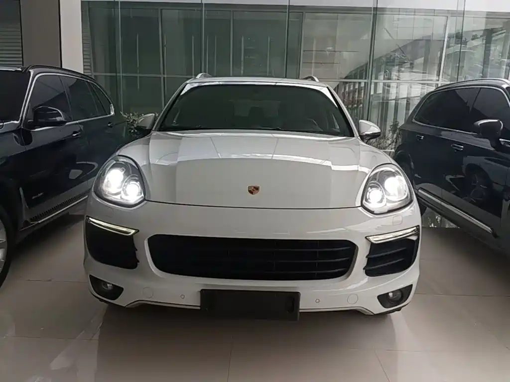 Porsche Cayenne — миниатюра 3
