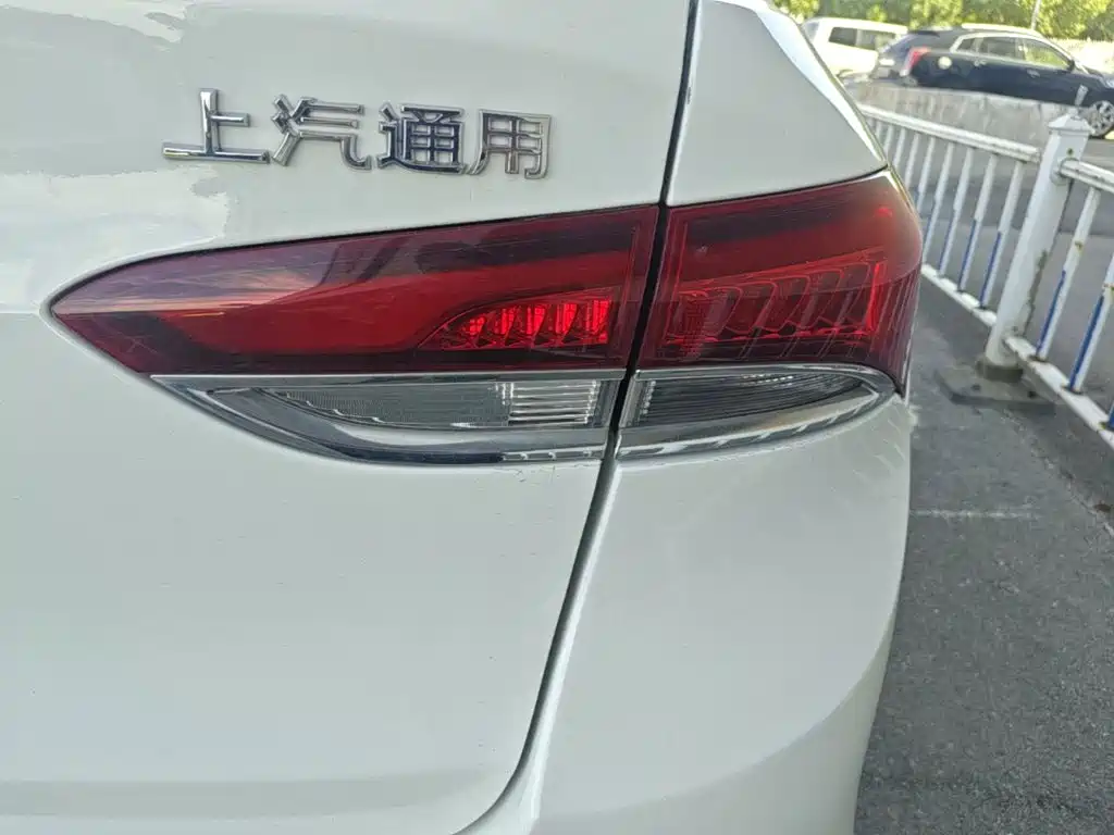Buick Excelle — миниатюра 8