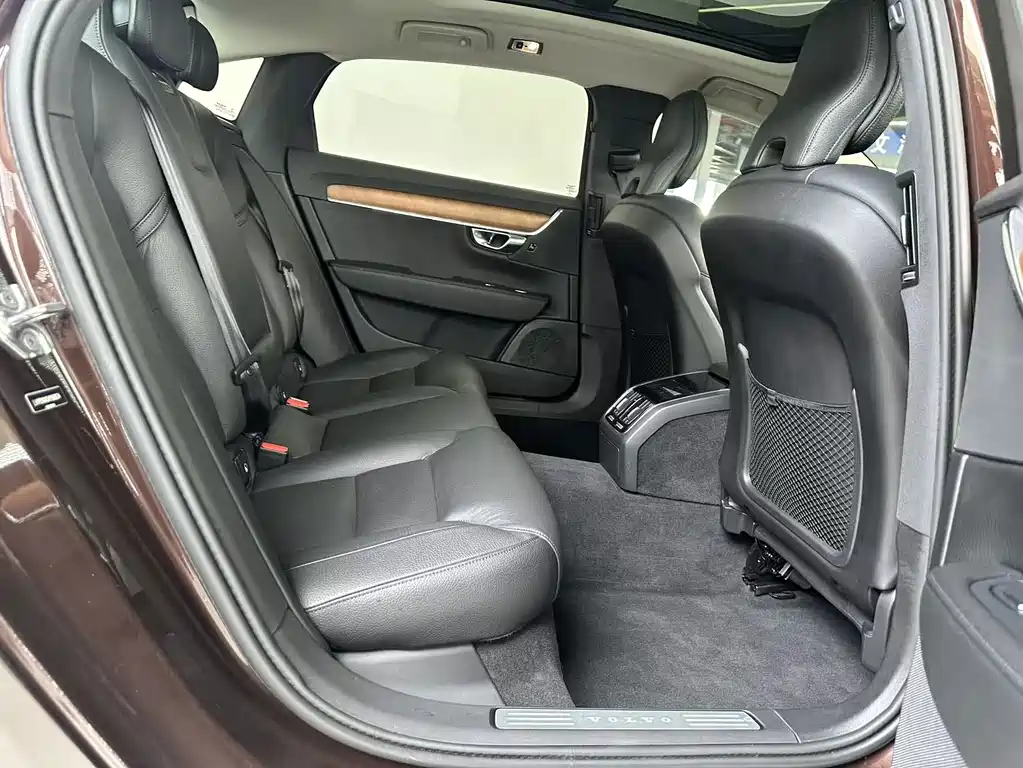 Volvo S90 — миниатюра 10