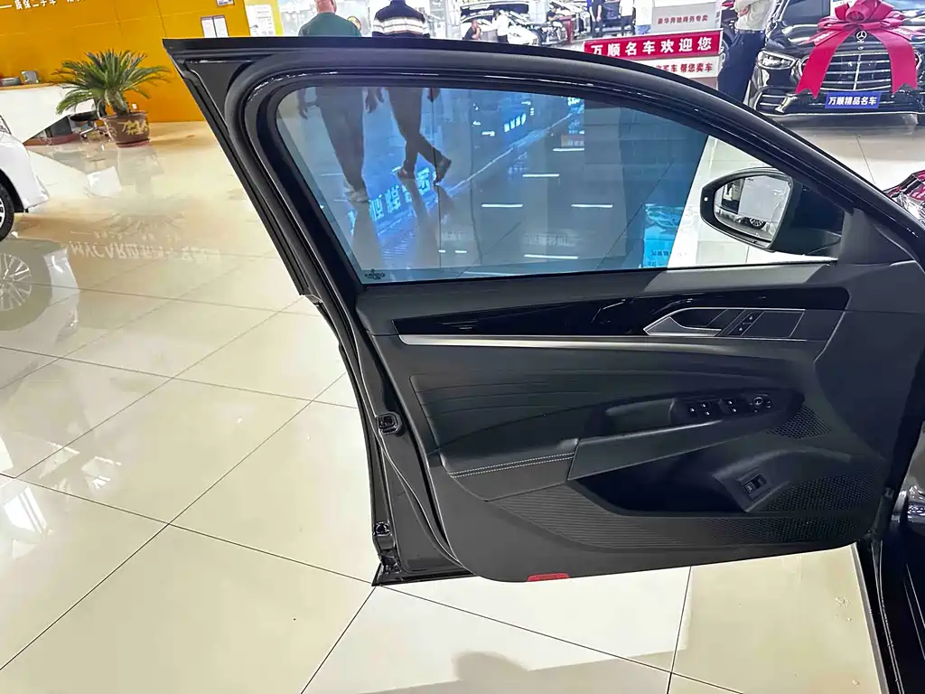 Volkswagen Passat 2025 330TSI Elite