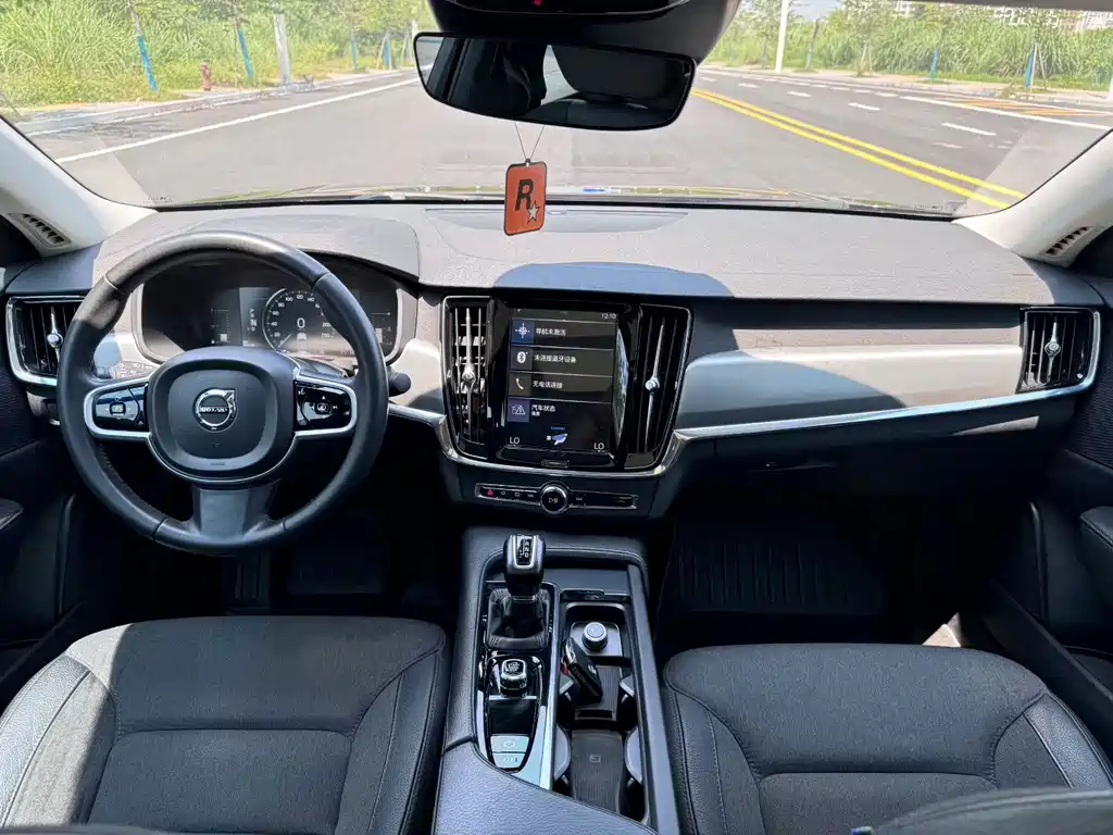 Volvo S90 — миниатюра 8