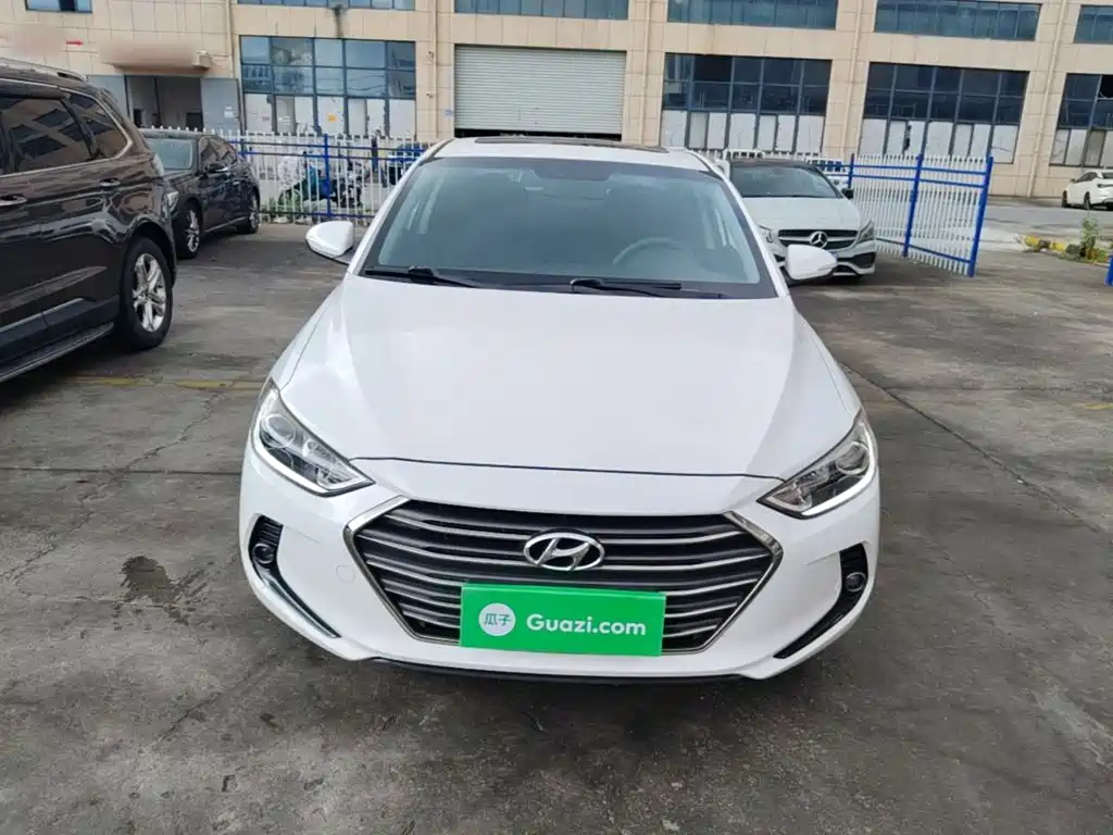 Hyundai Elantra — миниатюра 3