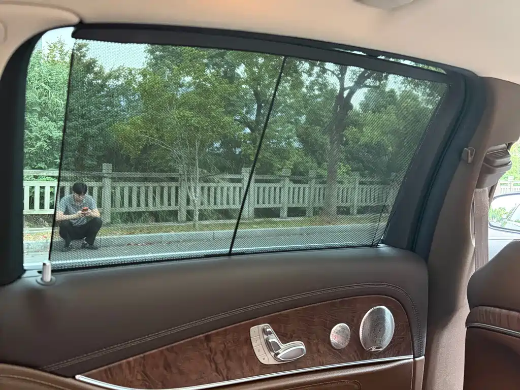 Mercedes-Benz E-Class — миниатюра 12
