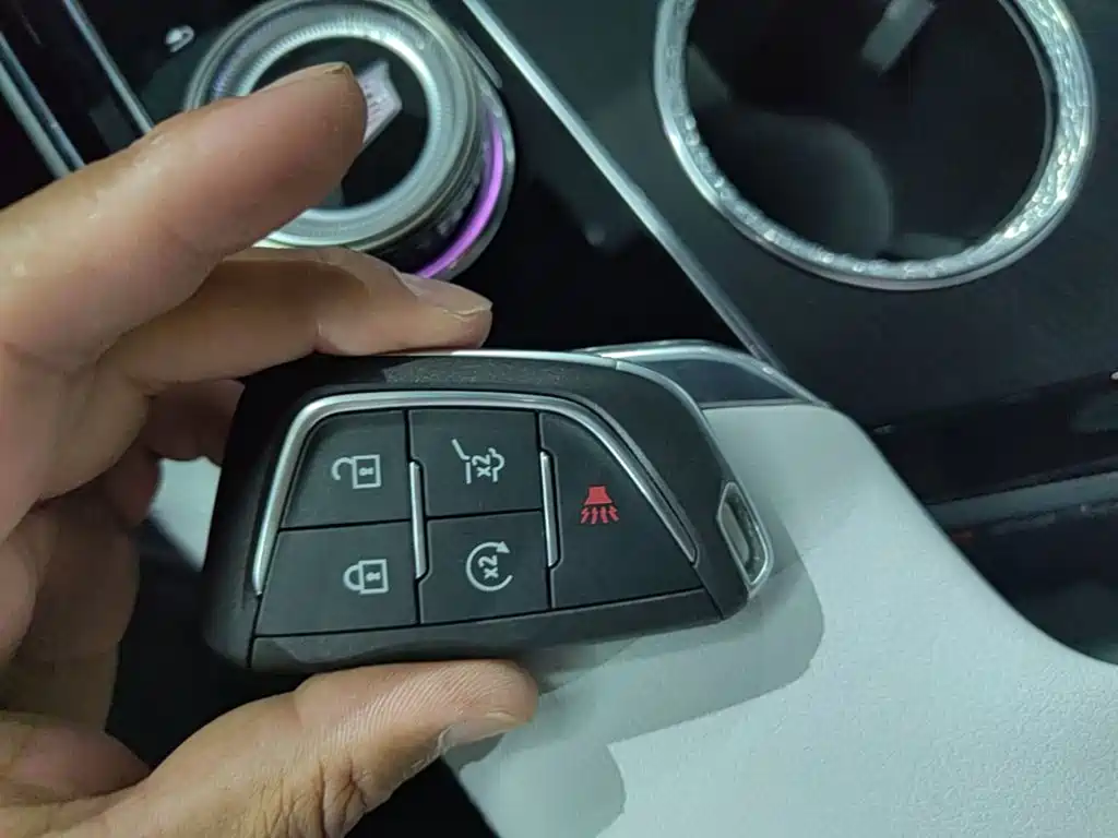 Cadillac Lyriq — миниатюра 9