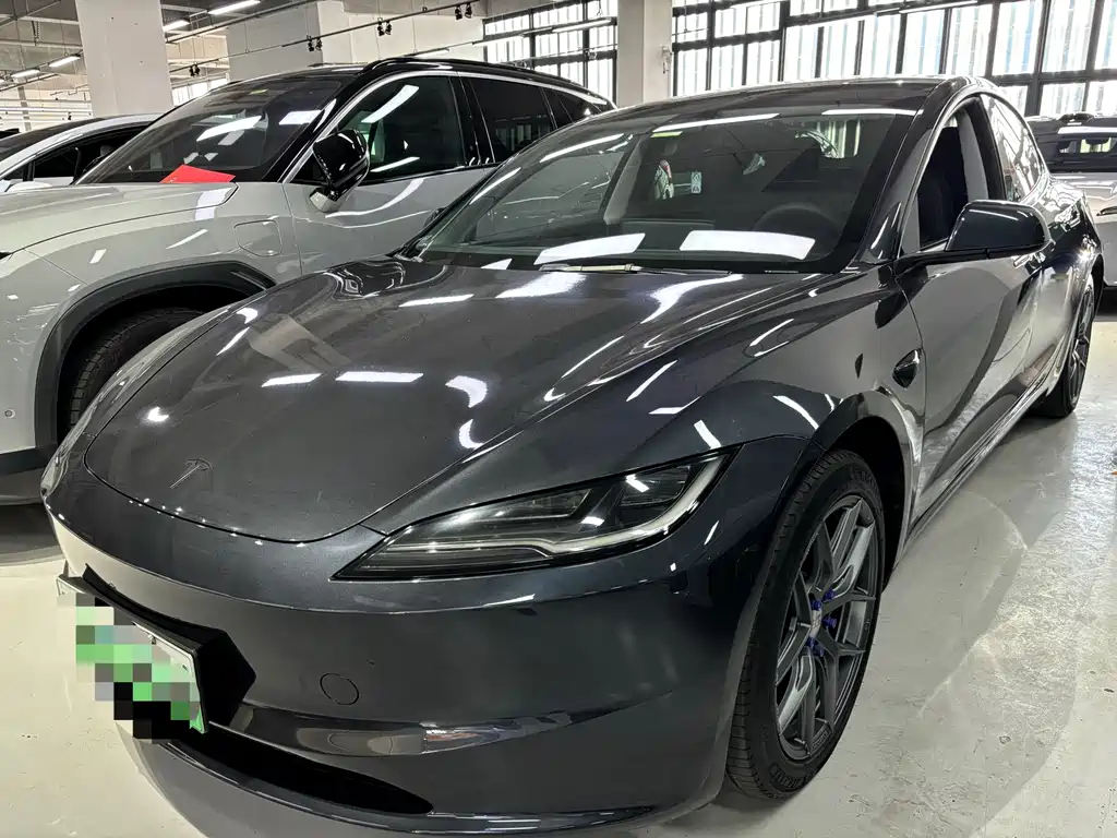 Tesla Model 3 2024