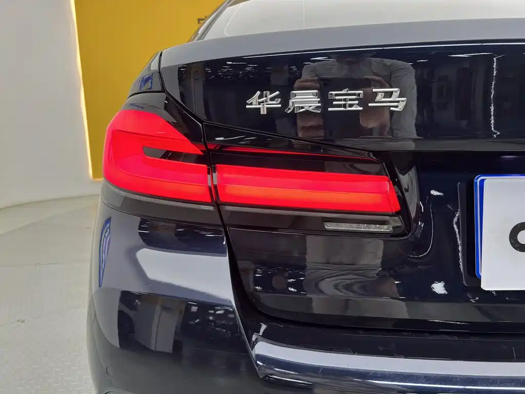 BMW 5 Series — миниатюра 35