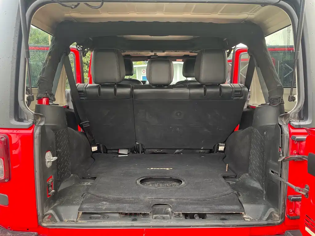 Jeep Wrangler 3.0L Sahara 4-door Comfort Enjoy Edition, фото 12