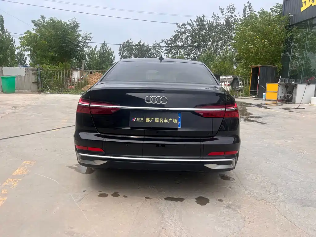 Audi A6L 2023 40 TFSI Luxury
