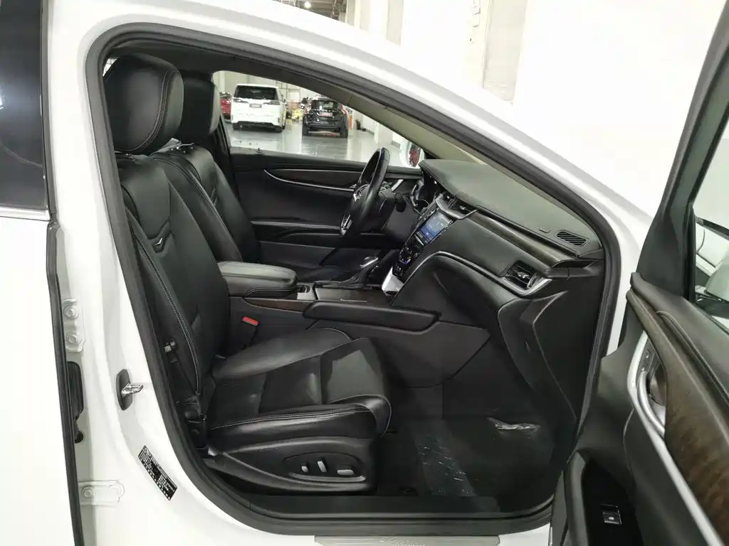 Cadillac XTS — миниатюра 23