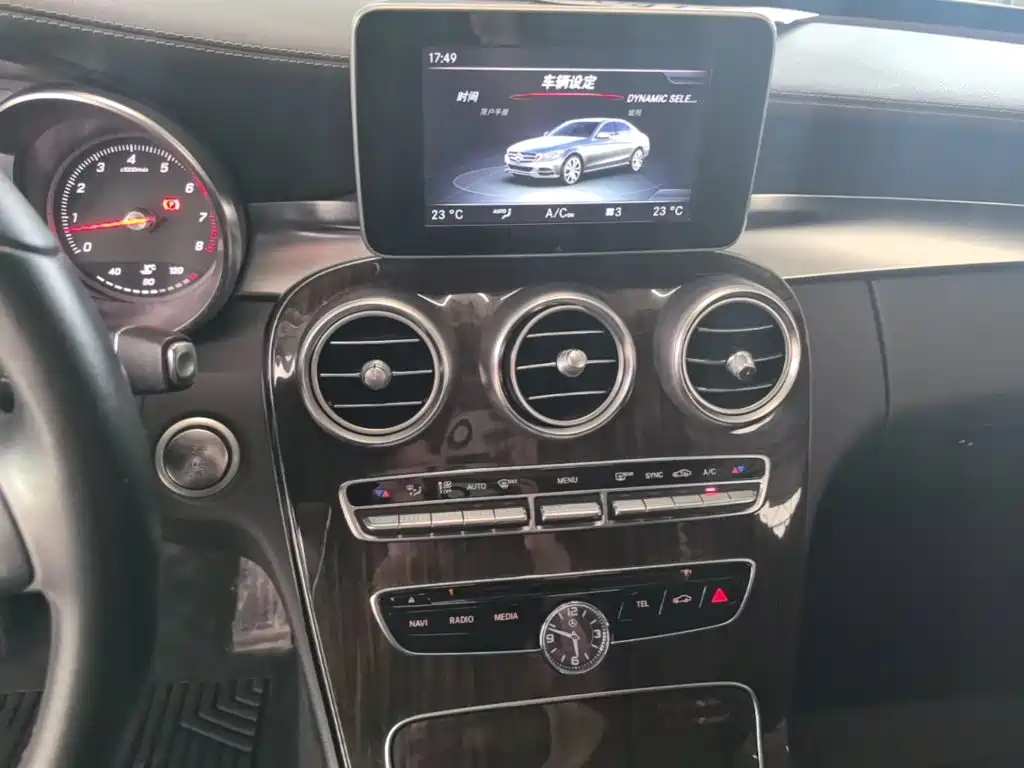 Mercedes-Benz C-Class — миниатюра 13