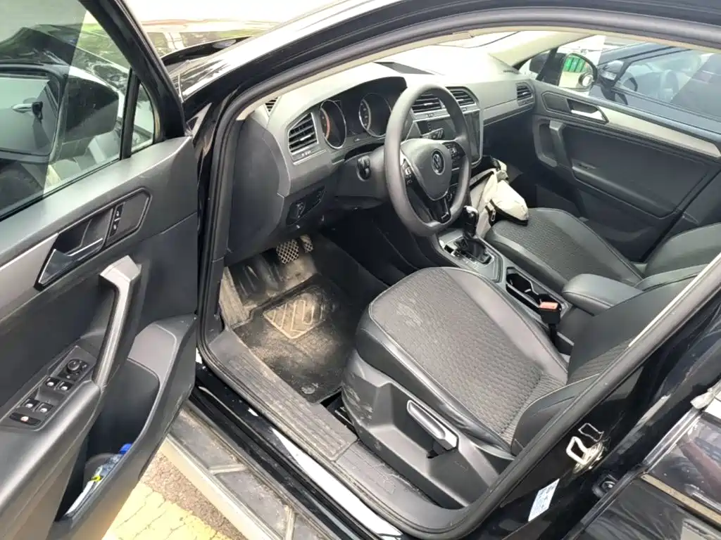 Volkswagen Tiguan L — миниатюра 16