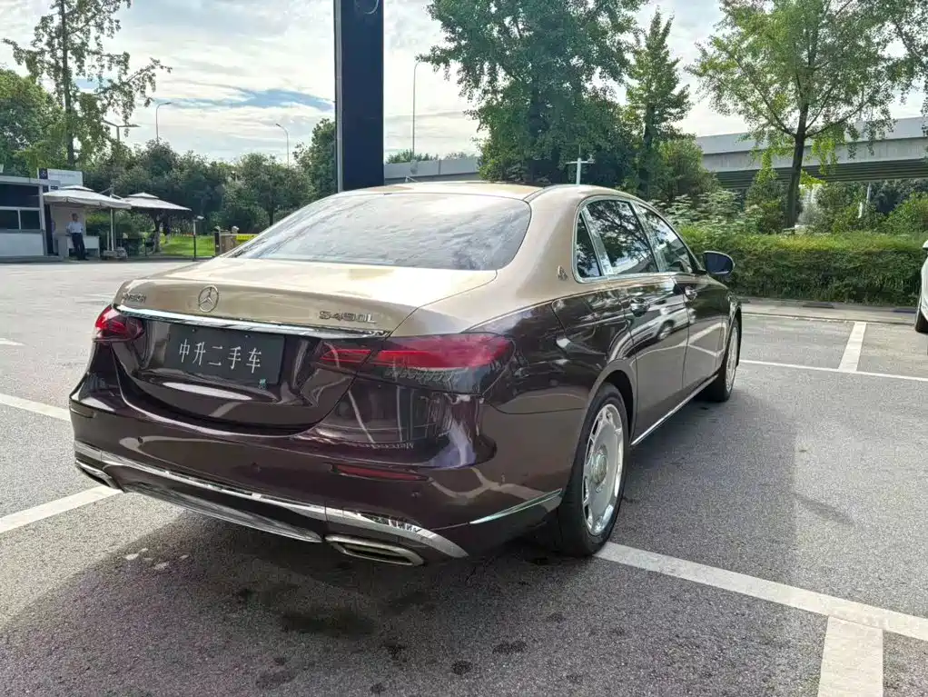 Mercedes-Benz E-Class — миниатюра 5