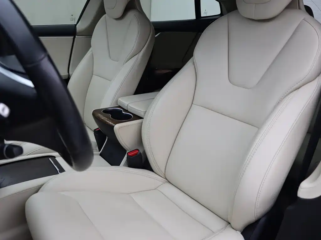 Tesla Model S — миниатюра 7