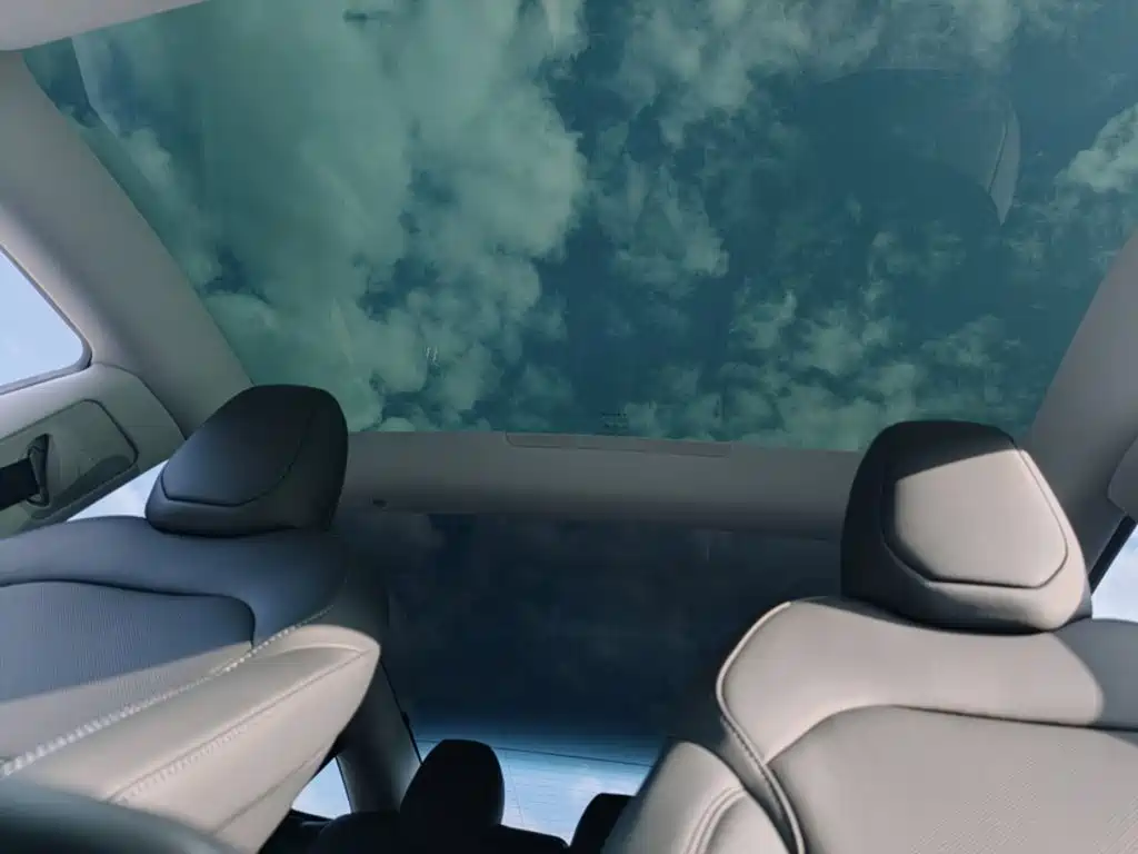 Tesla Model 3 — миниатюра 16