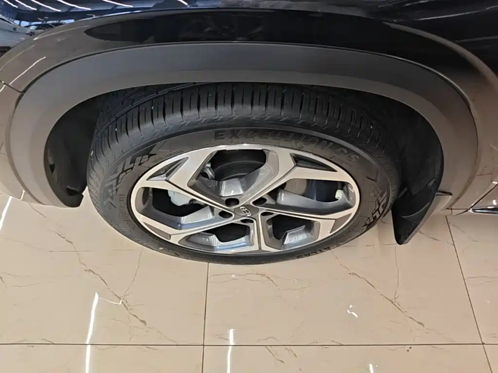 Geely Xingyue L — миниатюра 23