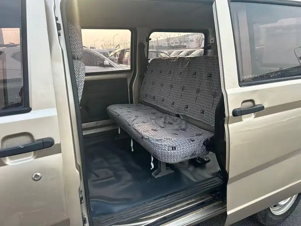 Wuling Rongguang — миниатюра 6