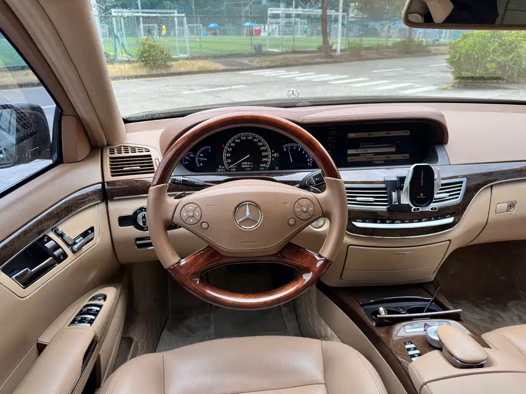 Mercedes-Benz S-Class — миниатюра 13