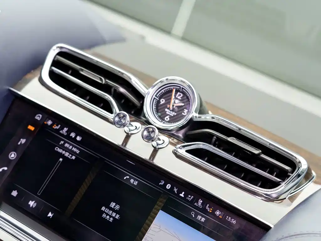 Bentley Bentayga — миниатюра 19