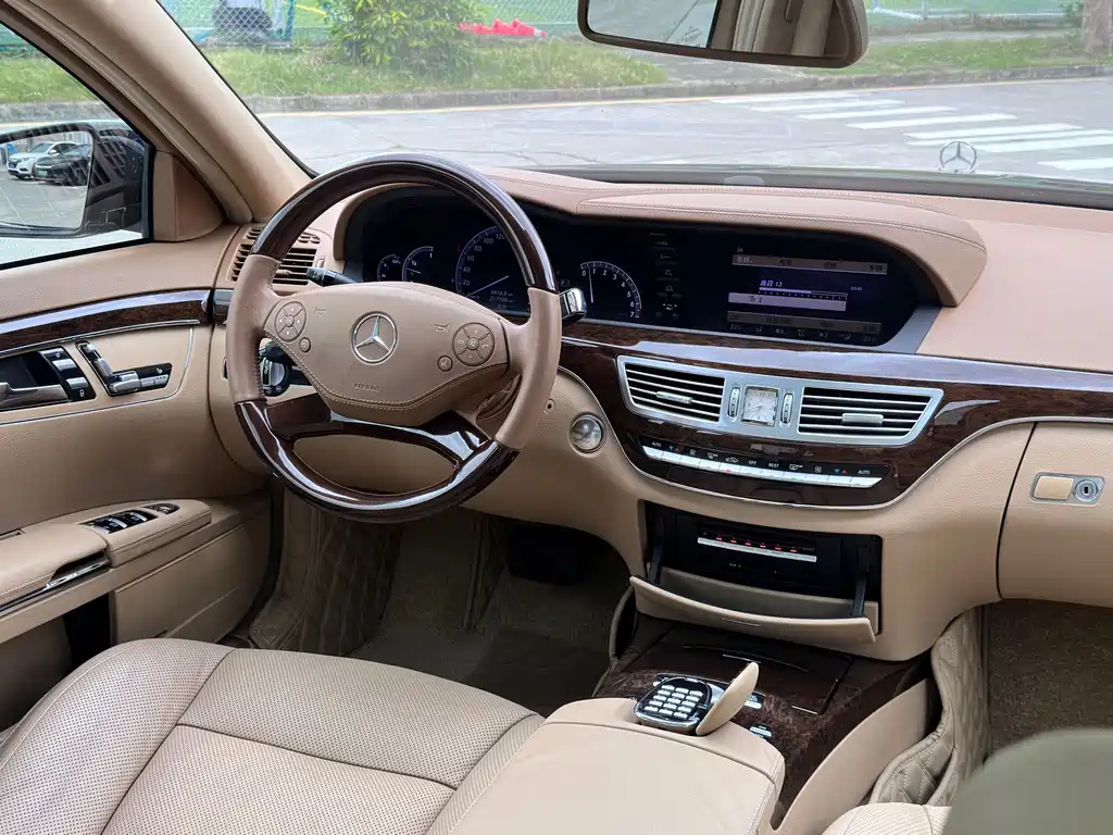 Mercedes-Benz S-Class — миниатюра 18