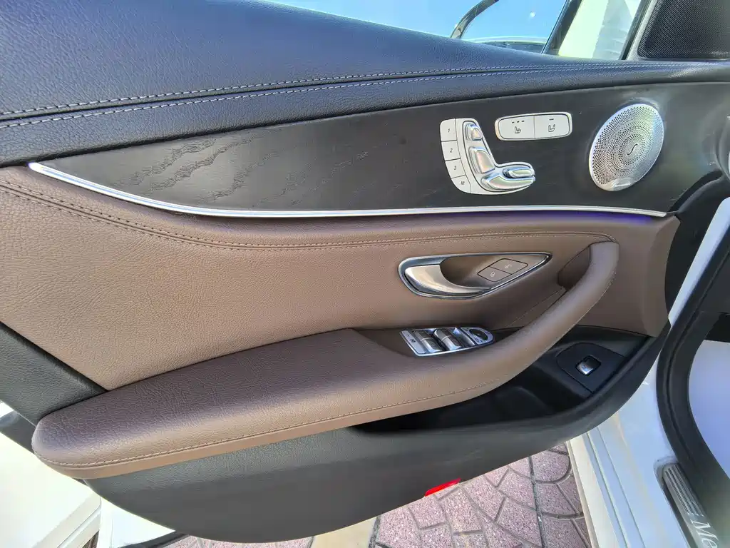 Mercedes-Benz E-Class — миниатюра 14
