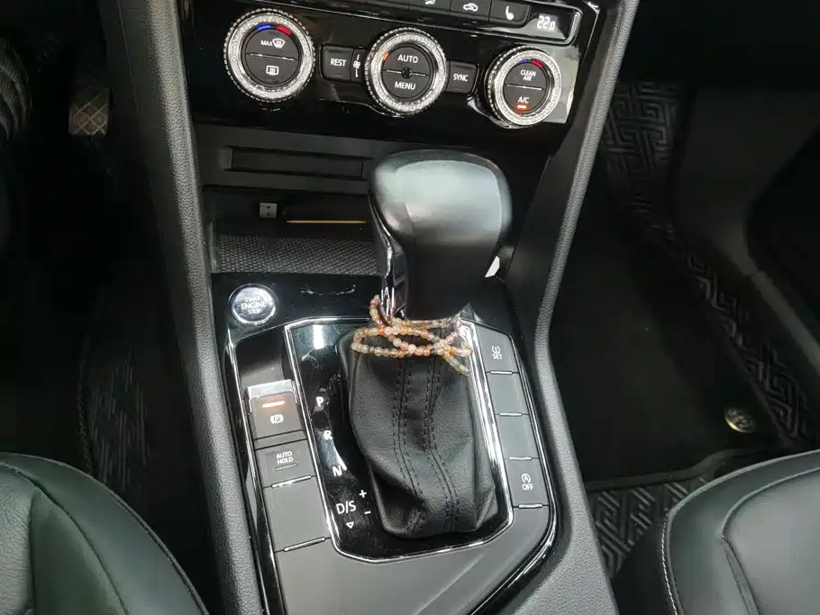Volkswagen Tiguan L — миниатюра 16