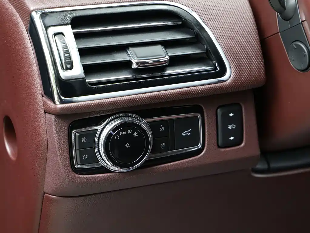 Lincoln Navigator — миниатюра 21