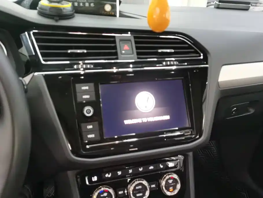 Volkswagen Tiguan L — миниатюра 13