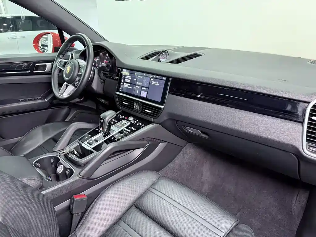 Porsche Cayenne — миниатюра 12