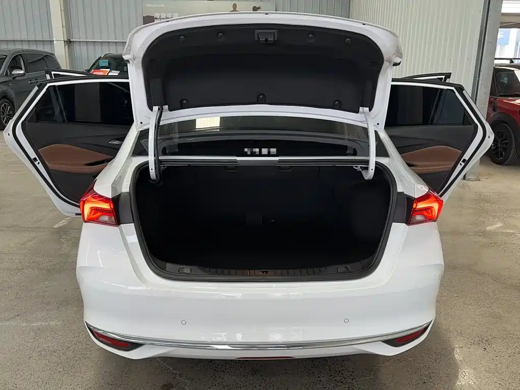 Buick Verano — миниатюра 22
