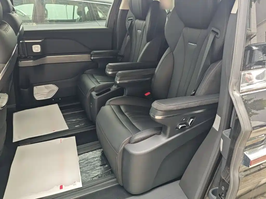 Hongqi Hongqi HQ9 PHEV — миниатюра 17