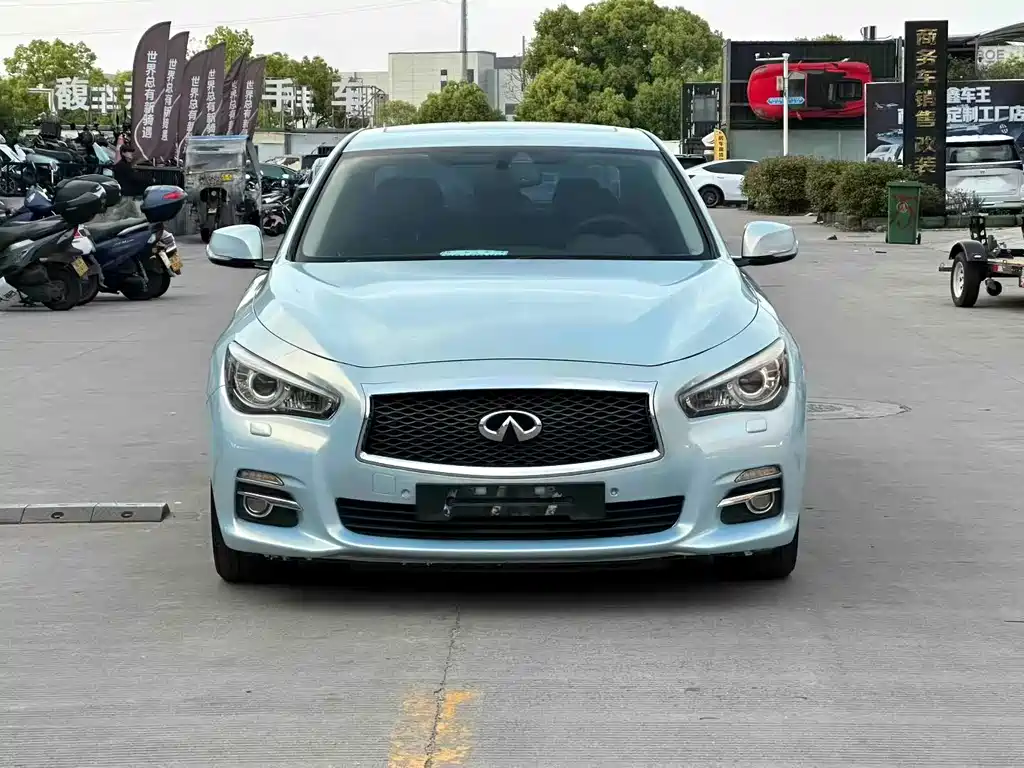 Infiniti Q50 3.7L Luxury Edition, фото 2