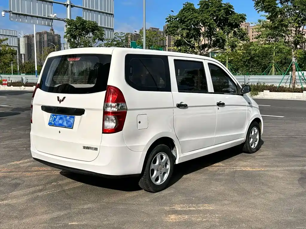 Wuling Hongguang — миниатюра 4