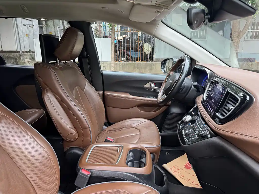 Chrysler Grand Voyager (Import) — миниатюра 20