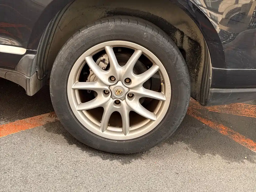 Porsche Cayenne — миниатюра 7