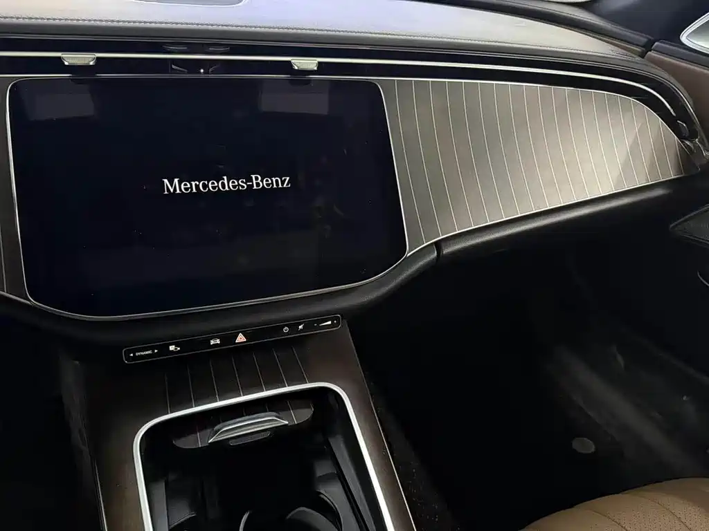 Mercedes-Benz E-Class — миниатюра 13