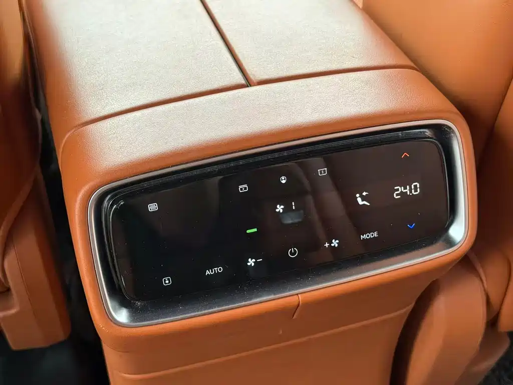 AITO AITO M9 — миниатюра 19