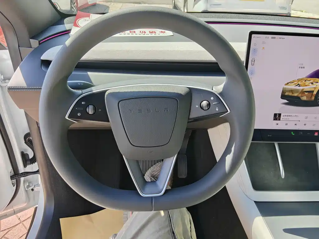 Tesla Model Y L — миниатюра 4