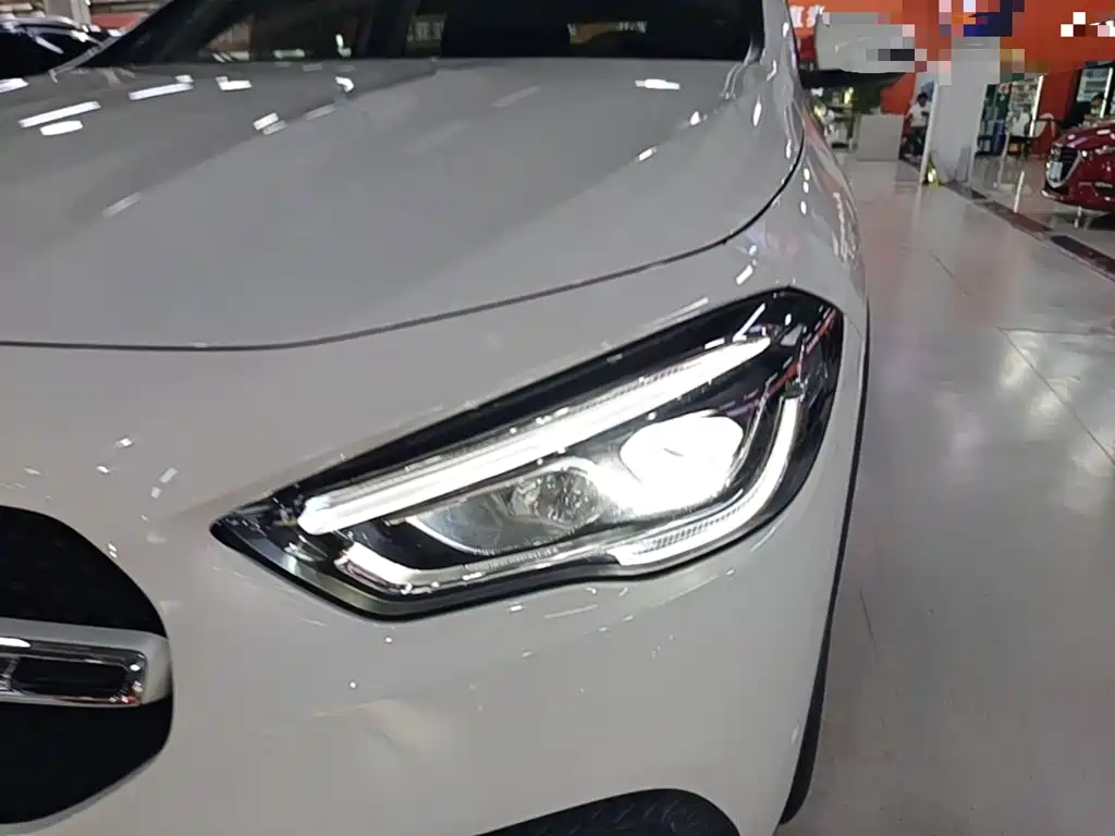 Mercedes-Benz GLA — миниатюра 24