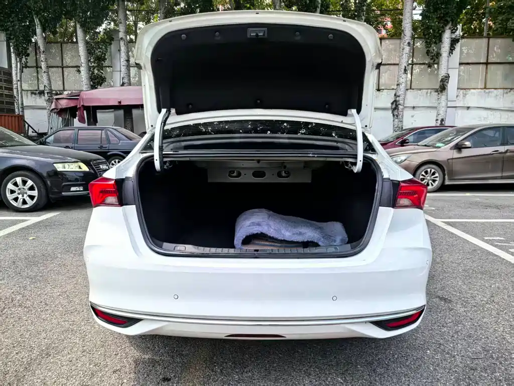 Buick Verano — миниатюра 7