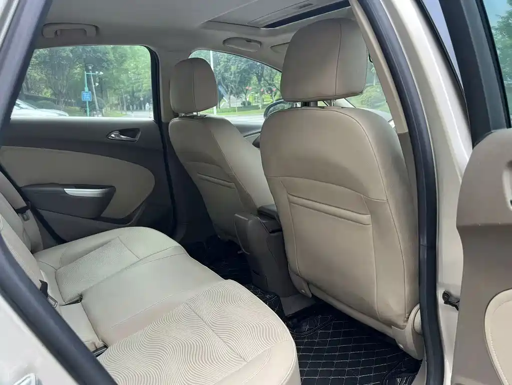 Buick Excelle — миниатюра 8