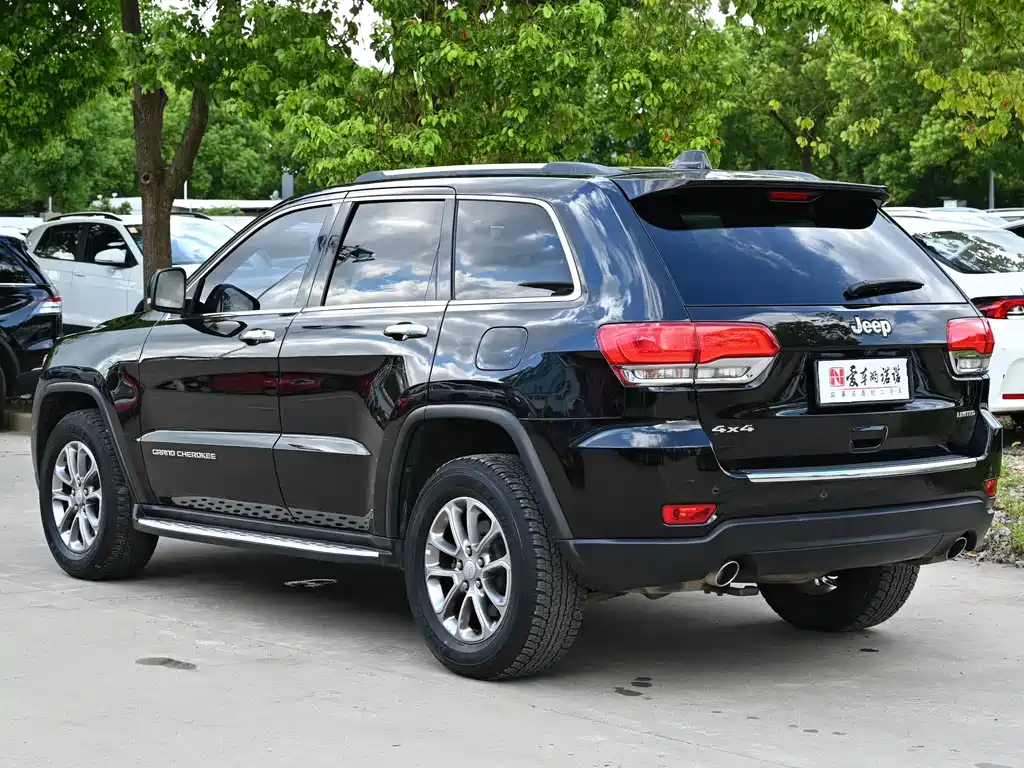 Jeep Grand Cherokee (Import) — миниатюра 3