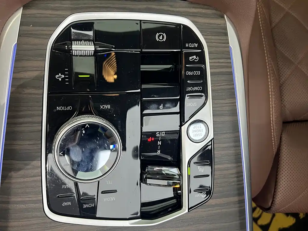 BMW X7 — миниатюра 9