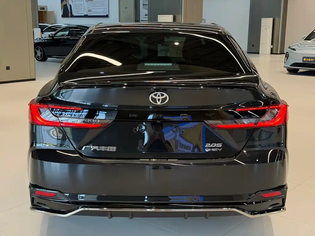 Toyota Camry — миниатюра 7