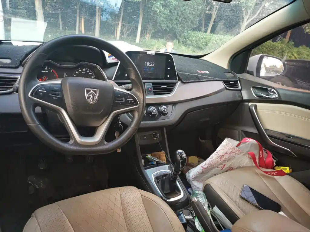 Baojun 310W — миниатюра 10