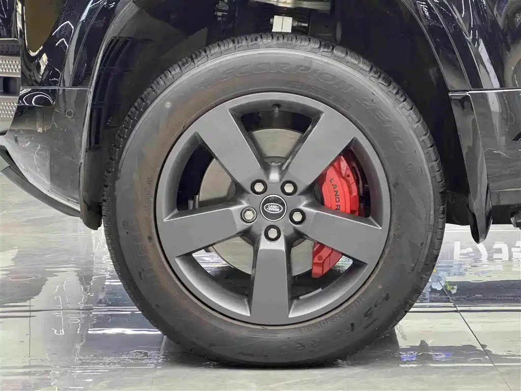 Land Rover Defender — миниатюра 4